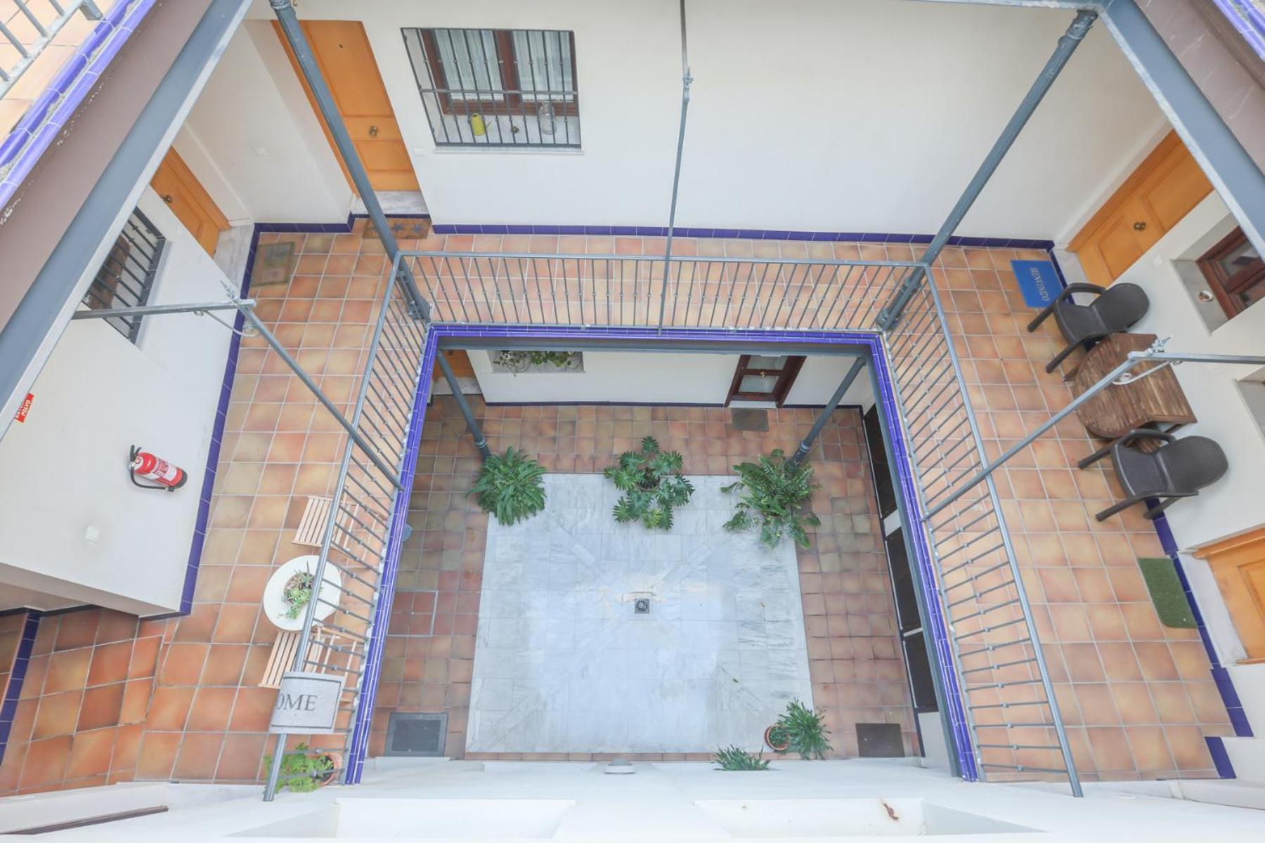 Galindo Center Premium Suites, Free Parking Sevilla Exteriör bild